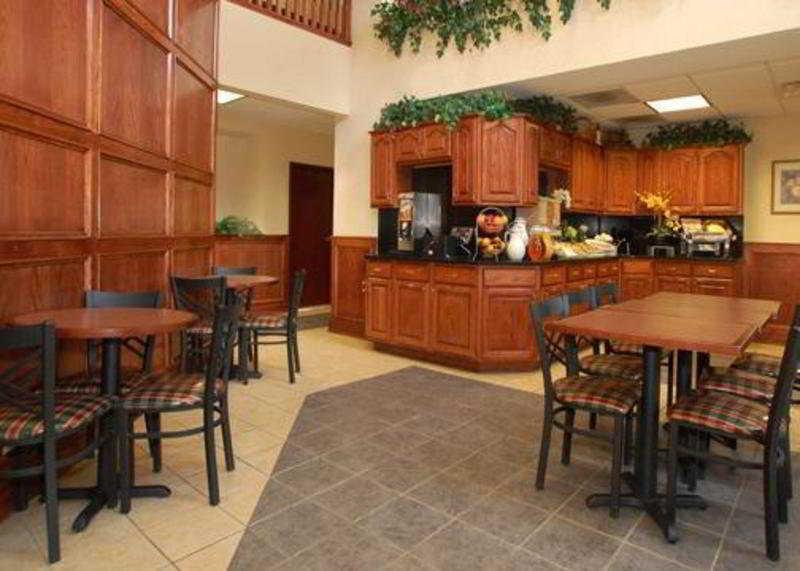 Holiday Inn Express & Suites Indianapolis - East, An Ihg Hotel Restaurant foto